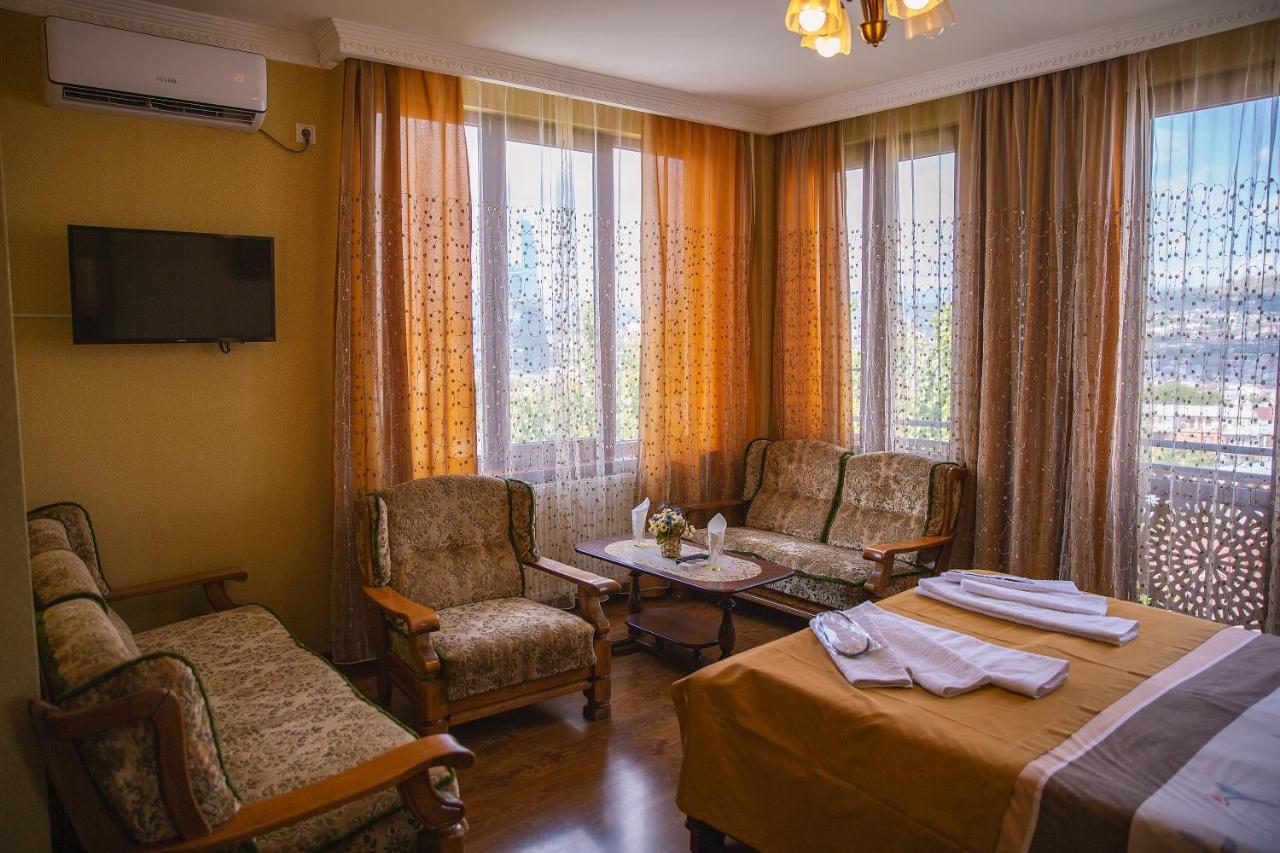 Family Hotel Kolorit Old Τυφλίδα Εξωτερικό φωτογραφία